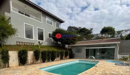 Casa Nova Reformada com Lazer Completo no Condomínio Country Felix, em Bom Jesus dos Perdões