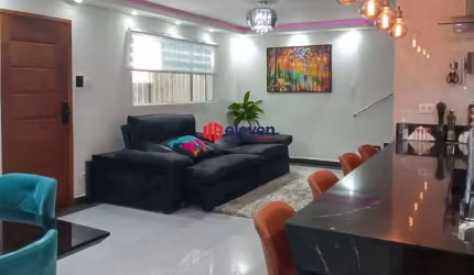 Exclusiva Casa Automatizada e Reformada no Embaré - Porteira Fechada