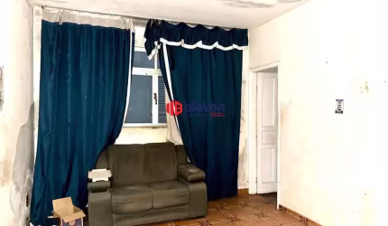 Apartamento 2 dormitórios Para Reformar à venda no Macuco em Santos