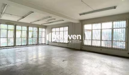 Espaço Comercial à Venda – 550m² | Loja + Sobreloja | Vila Mathias – Santos