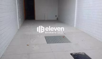 Sobreposta baixa 3 quartos com quintal, no Embaré, Santos