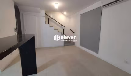 CASA TRIPLEX NO BOQUEIRÃO