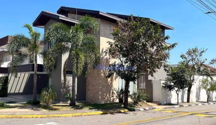 Casa com 3 dormitórios à venda, 300 m² por R$ 2.350.000,00 - Villa Branca - Jacareí/SP