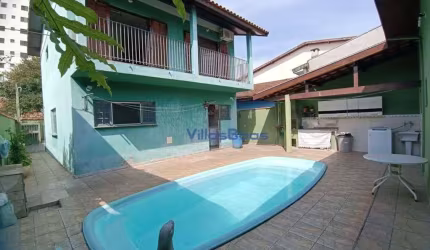 Casa com Edícula para venda no Jardim das Industrias SJC