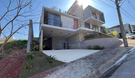 Casa em condomínio fechado, modelo de sustentabilidade e conforto.