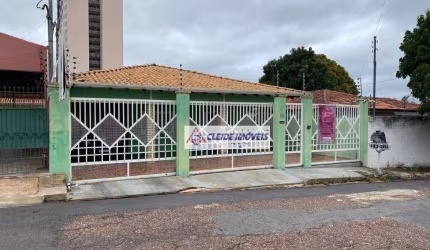 Casa com 4 dormitórios à venda, 254 m² por R$ 800.000,00 - Jardim Petrópolis - Cuiabá/MT