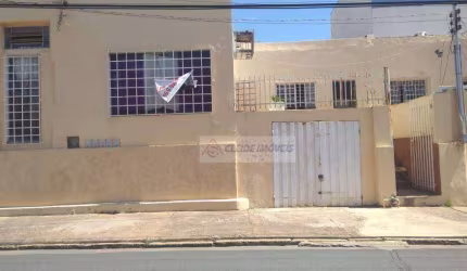 Terreno Comercial com uma construção antiga, Rua Joaquim Murtinho, Centro em Cuiabá-MT