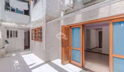 Apartamento com 3 quartos à venda na Avenida Cristóvão Colombo, 2480, Floresta, Porto Alegre por R$ 539.500