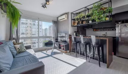 Apartamento com 2 quartos à venda na Rua Bezerra de Menezes, 623, Passo da Areia, Porto Alegre por R$ 590.000