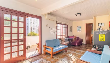 Cobertura com 3 quartos à venda na Rua Bezerra de Menezes, 406, Passo da Areia, Porto Alegre por R$ 788.000
