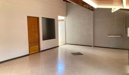 Casa com 3 quartos à venda na RUA DAS PAPOULAS, Centro, Elias Fausto por R$ 470.000