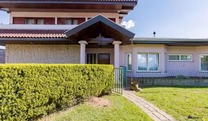 Casa à venda na Rua Doutor Arielly Soares da Silva, 330, Boqueirão, Curitiba por R$ 2.700.000