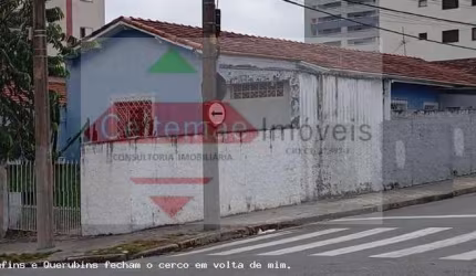 Casa de Esquina Ideal para Comércio ou Residência ou Fazer Prédio