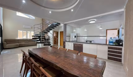 Casa com 5 quartos à venda, 261 m² por R$ 1.550.000 - Balneário Flórida - Praia Grande/SP