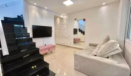 Sobrado com 2 dormitórios à venda, 90 m² por R$ 435.000,00 - Maracanã - Praia Grande/SP