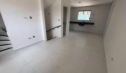 Casa de condominio com 2 dormitórios a venda em Praia Grande, aceita financiamento bancário!
