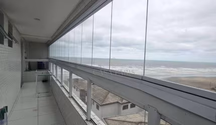 Apartamento totalmente mobiliado com 2 quartos à venda em Praia Grande, aceita financiamento bancário!