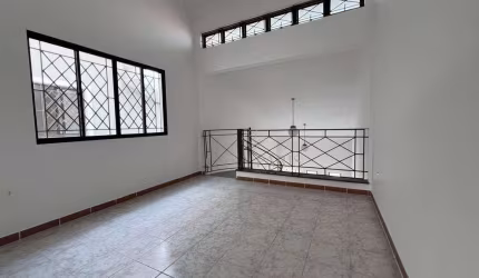 Sobrado com 2 dormitórios à venda, 100 m² por R$ 485.000,00 - Maracanã - Praia Grande/SP