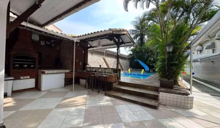 Sobrado com 4 quartos à venda, 150 m² por R$ 2.800.000 - Canto do Forte - Praia Grande/SP
