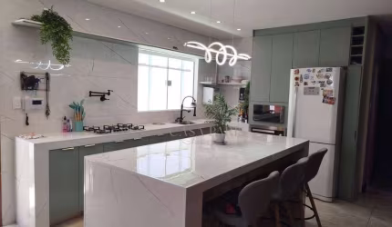 Casa com 2 dormitórios à venda, 120 m² por R$ 880.000,00 - Vila Guilhermina - Praia Grande/SP