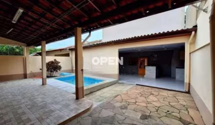 Casa 03 dormitórios , Nossa Sra. das Graças , Canoas .
