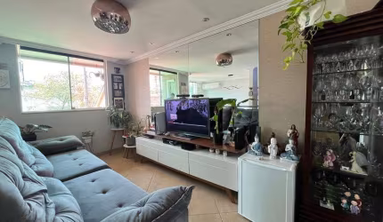 Casa geminada à venda, 3 quartos, 1 suíte, 2 vagas, Castelo - Belo Horizonte/MG