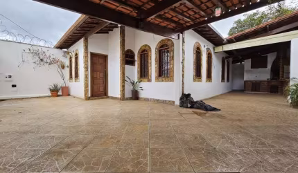 Casa para aluguel, 3 quartos, 1 suíte, 2 vagas, Santa Amélia - Belo Horizonte/MG