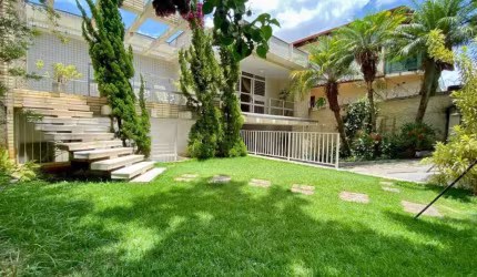 CASA l 4 QUARTOS l 6 VAGAS - LIBERDADE - R$ 1.400.000,00