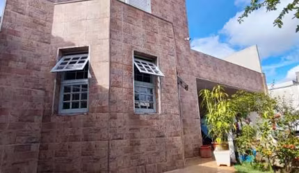 Sobrado com 5 dormitórios à venda por R$ 550.000,00 - Residencial Cambuy - Araraquara/SP