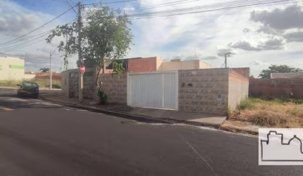 Casa com 3 dormitórios para alugar por R$ 1.515,00/mês - Jardim Indaiá - Araraquara/SP