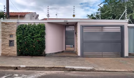 Casa a venda no Jd. Adalberto Roxo