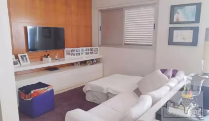Apartamento a venda no edifício Jacaranda.