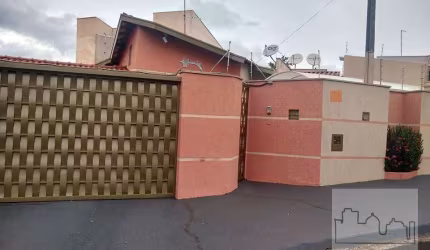 Casa a venda no Jd. Imperador