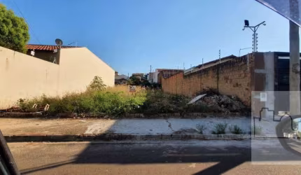 Terreno a venda no residencial Cambuy.