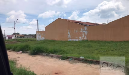 Terreno a venda no Jardim Santa Adélia.
