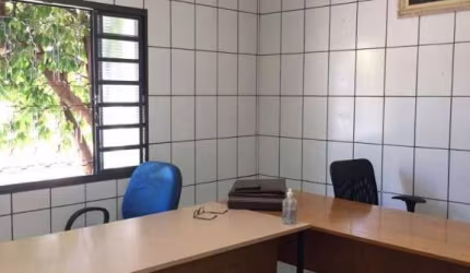 Imóvel com escritório a venda na região central de Araraquara.
