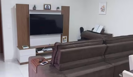 Casa a venda no Jardim Pinheiros em Araraquara.