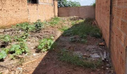 Terreno a venda no Jardim Maria Luiza em Araraquara.