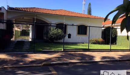 Casa com 3 dormitórios à venda, 288 m² por R$ 1.600.000,00 - Vila Ferroviária - Araraquara/SP
