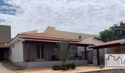 Casa com 3 dormitórios à venda, 260 m² por R$ 595.000,00 - Campos Ville - Araraquara/SP