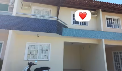 casa com 3 quartos em condomínio no bairro Santa Mônica II.