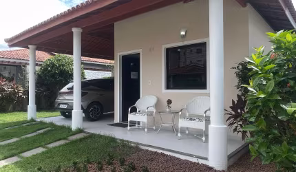 Aluguel de casa mobiliada em condomínio no Sim
