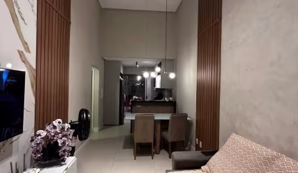 Alugo casa com 2 quartos no condomínio Villa Fiori no Sim!