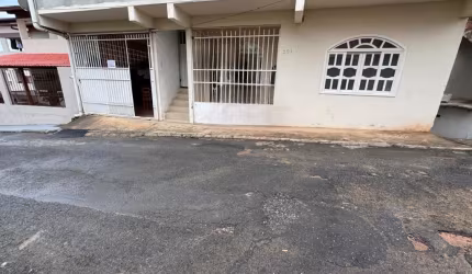 Vendo casa no centro de Marechal Floriano