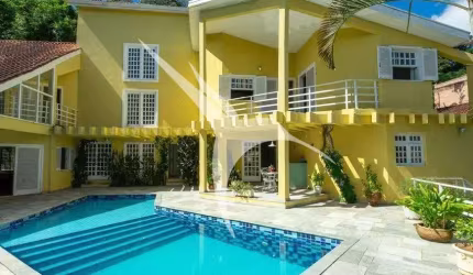 Casa com 4 quartos à venda no Centro, Carapicuíba  por R$ 2.348.900