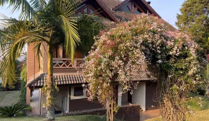 Casa com 4 quartos à venda no Centro, Carapicuíba  por R$ 2.950.000