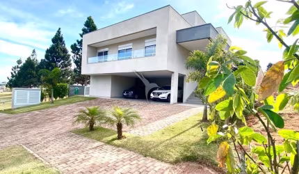 Casa em condomínio fechado com 3 quartos à venda na Avenida das Caúnas, Granja Viana, Carapicuíba por R$ 3.400.000