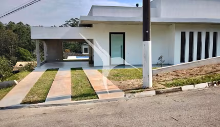 Casa em condomínio fechado com 3 quartos à venda na Rua Grande Otelo, Jardim Indaiá, Embu das Artes por R$ 1.789.000