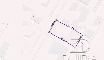 Terreno com viabilidade comercial na Trindade.