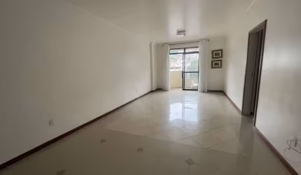 Apartamento de 2 dormitórios, Centro.